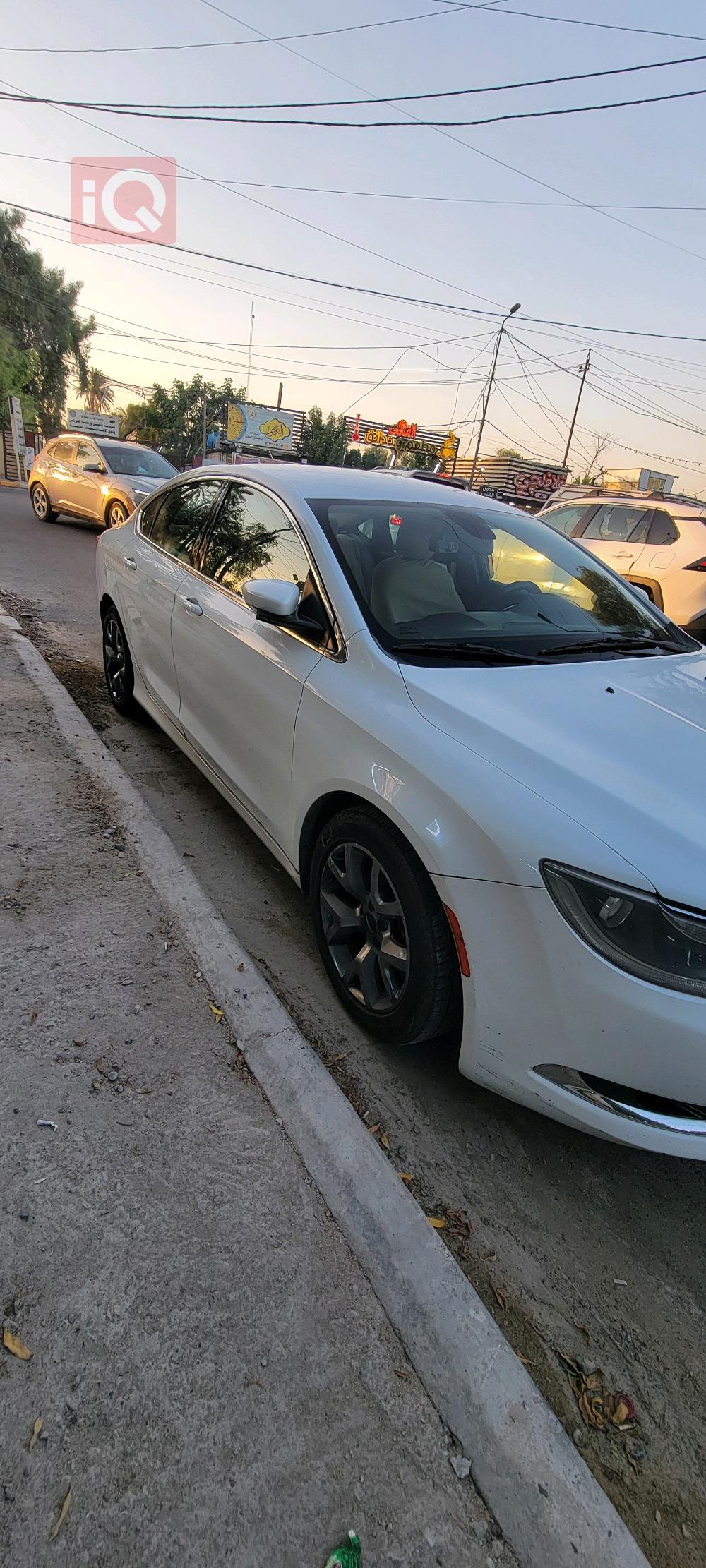 كرايسلر 200